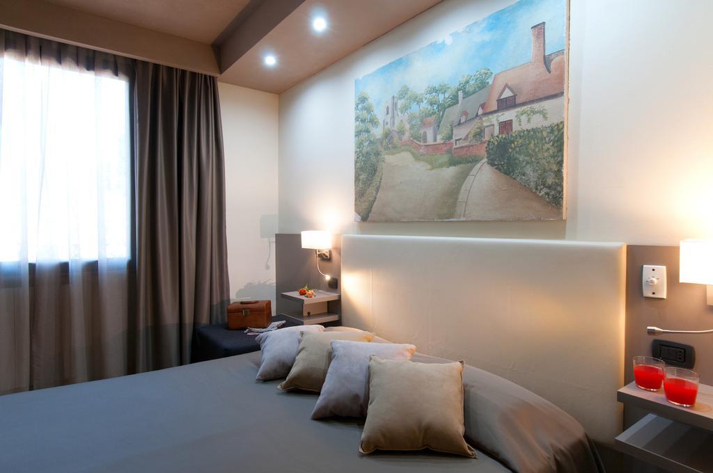 Holiday Rooms Antica Badia Volterra Oda fotoğraf
